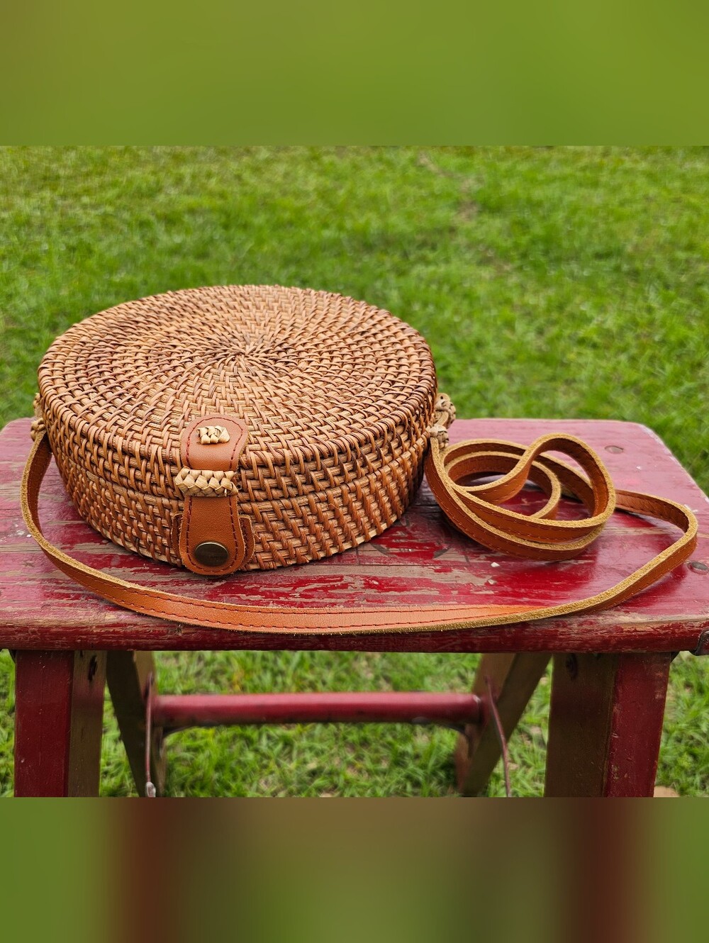 Round Woven Rattan Purse